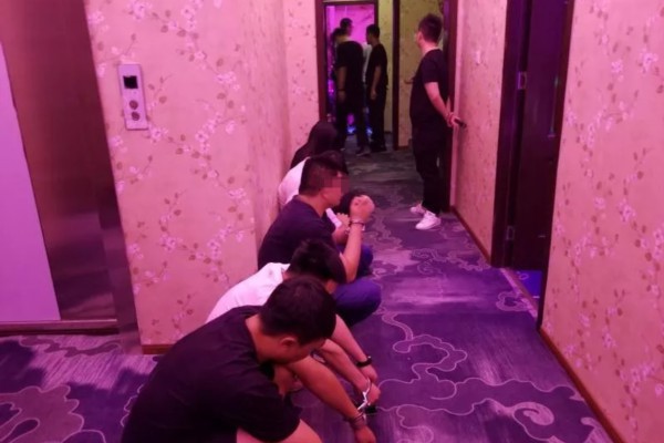 广州夜店嘻哈风：年轻人的潮流聚集地