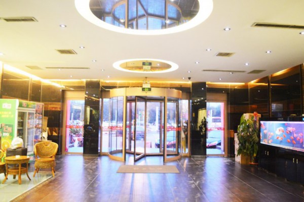 广州95年代服装风格解析