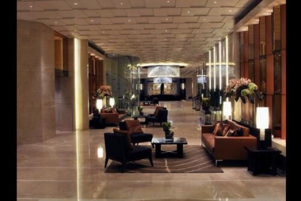 广州美院95院艺术特色解析